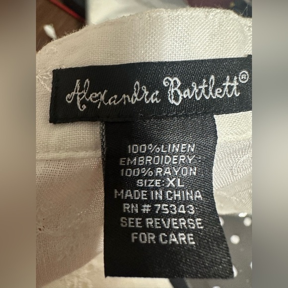 Alexandra Bartlett Womens Blouse XL White Linen Embroidered Floral Button wb - Picture 4 of 6